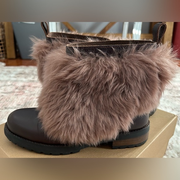 UGG Otelia Coconut Leather Sheepskin Cuff Ankle Mini Boots Booties Size 8.5 EUC - Picture 7 of 13